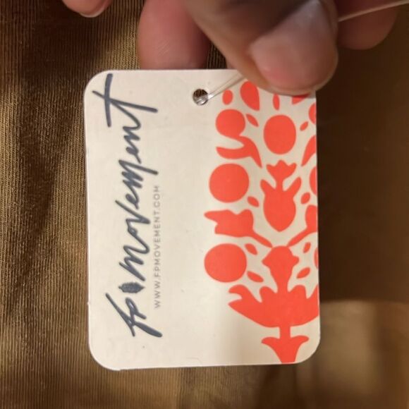 NWT FREE PEOPLE MOVE MOVEMENT CRISS CROSS OPEN BACK TOBACCO KHAKI TOP SIZE XL - Picture 3 of 6